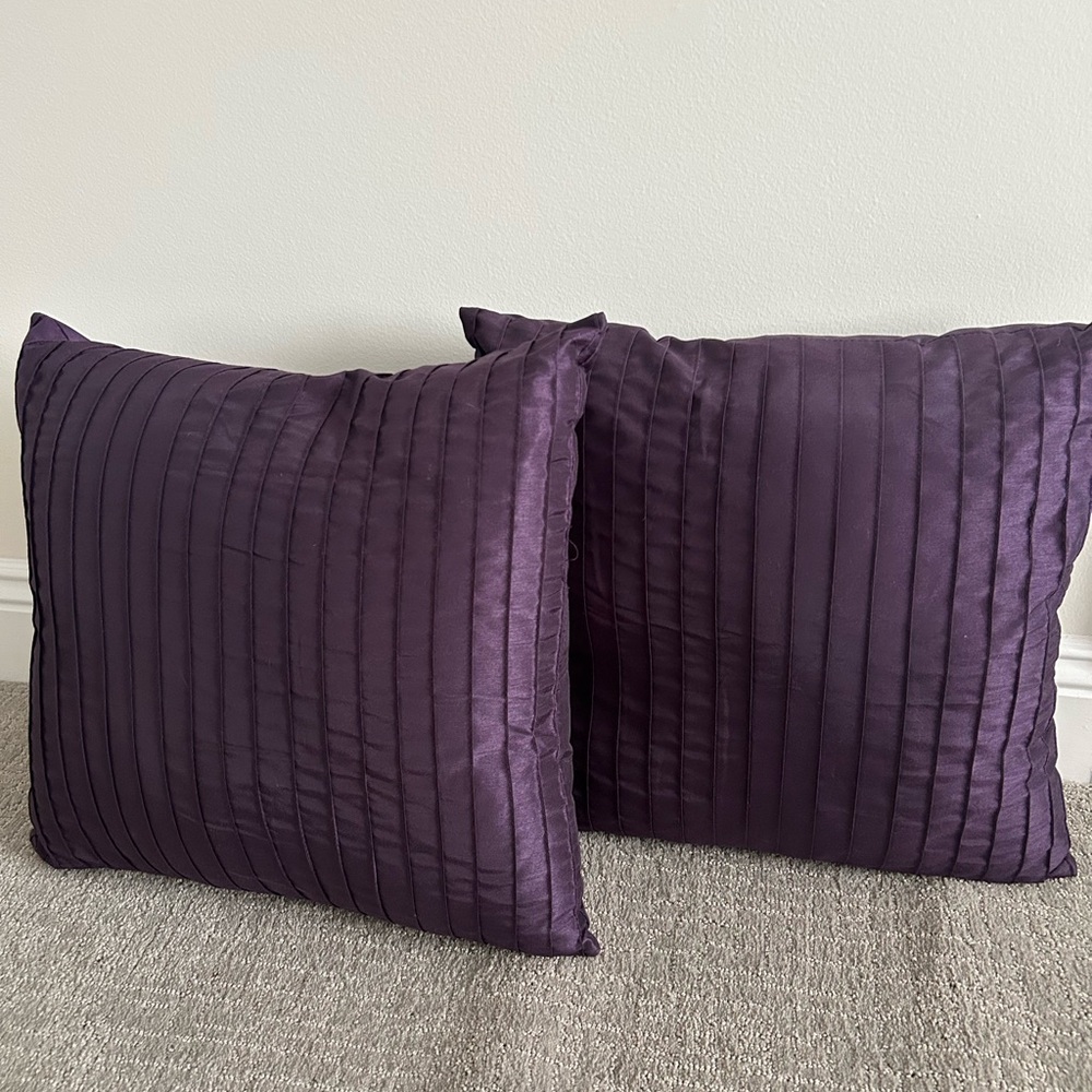 NWT Purple Throw Pillow Set of 2 Plum Dark Purple  20x20 New Toss Pillows Satin